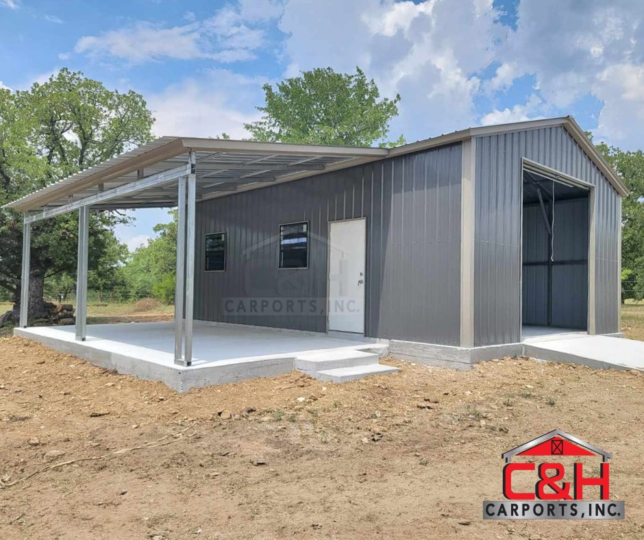 Open-sided loafing shed for livestock